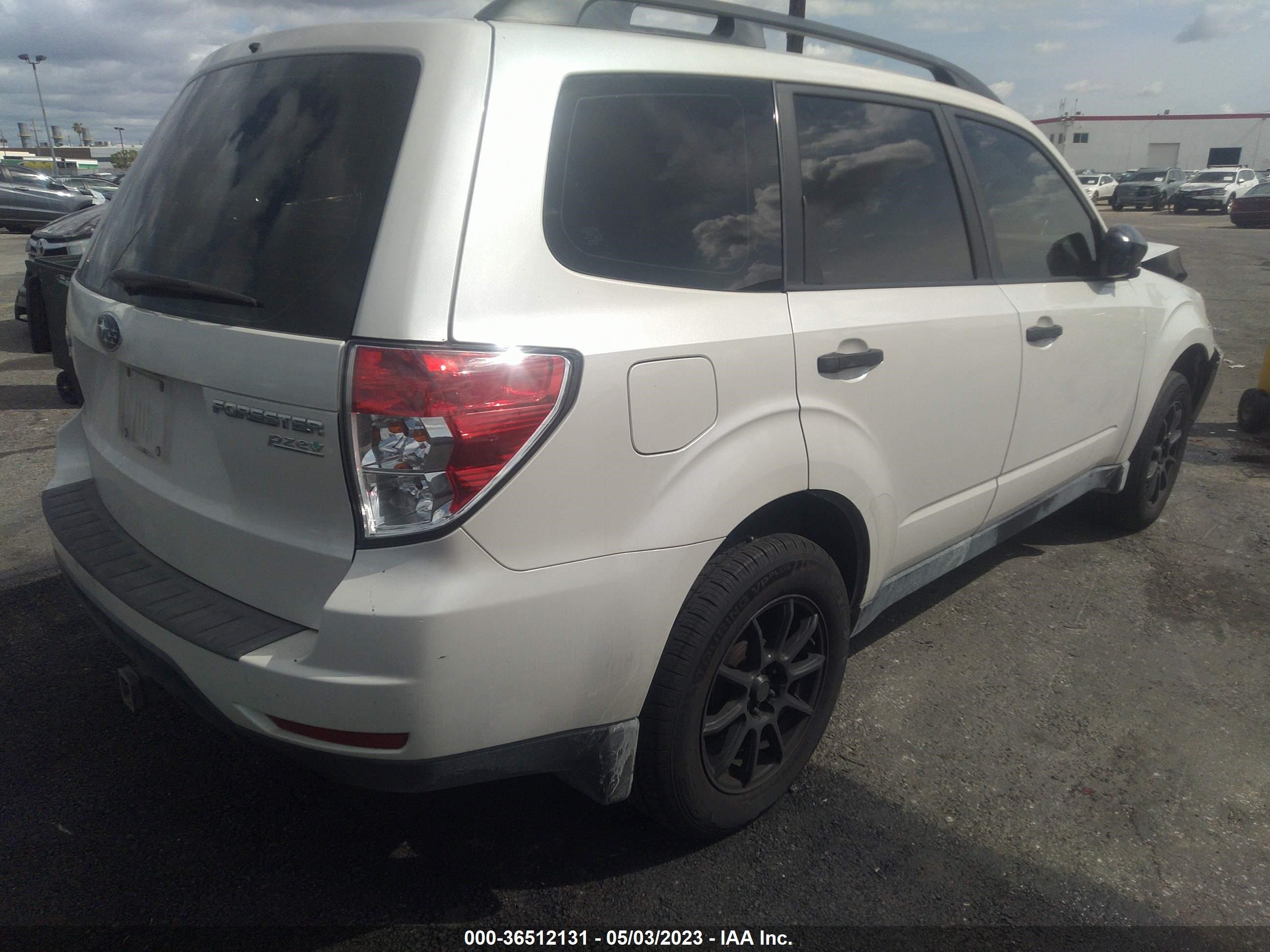 Photo 3 VIN: JF2SHABC9DH429144 - SUBARU FORESTER 