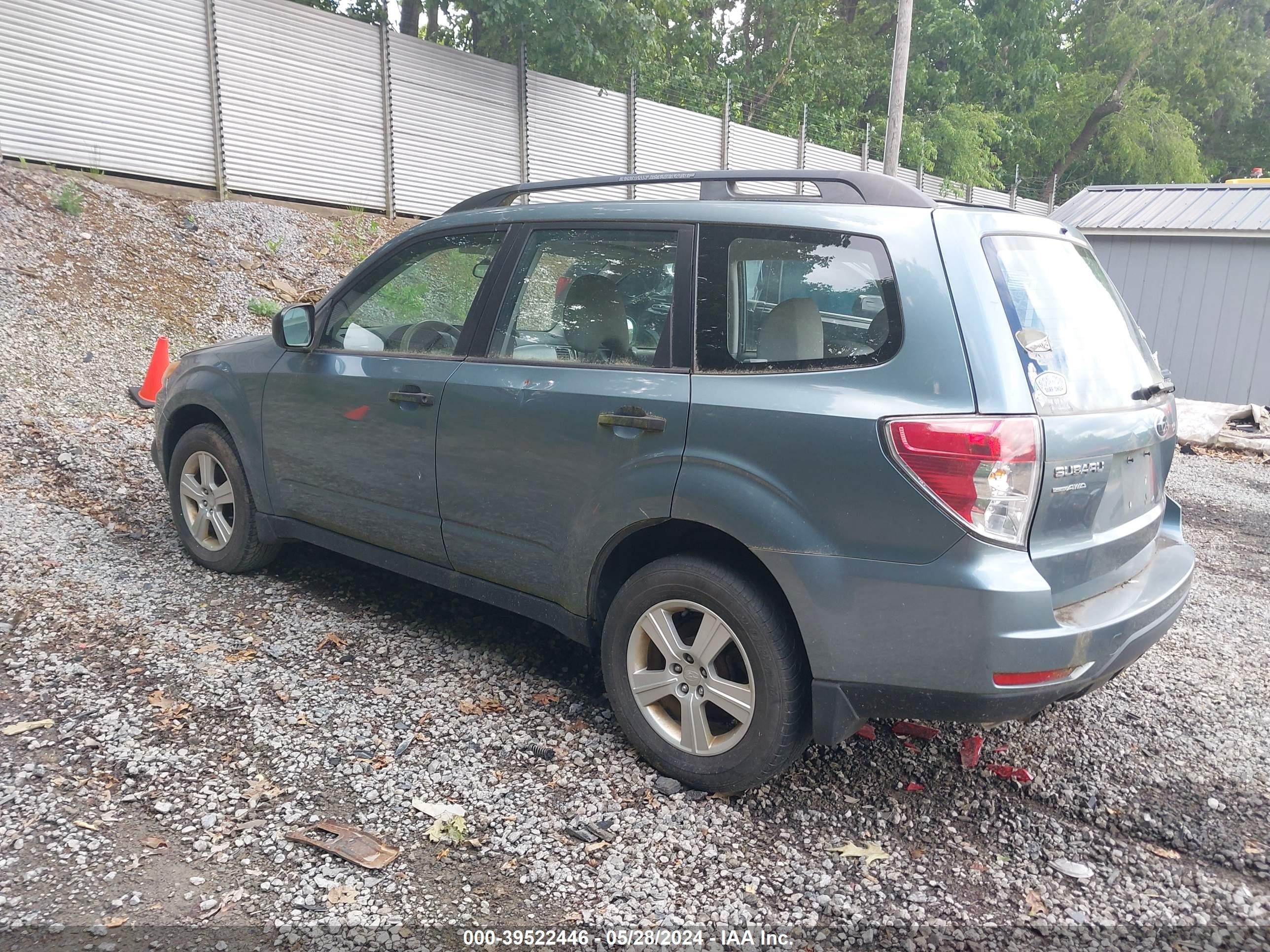 Photo 2 VIN: JF2SHABCXBH753572 - SUBARU FORESTER 