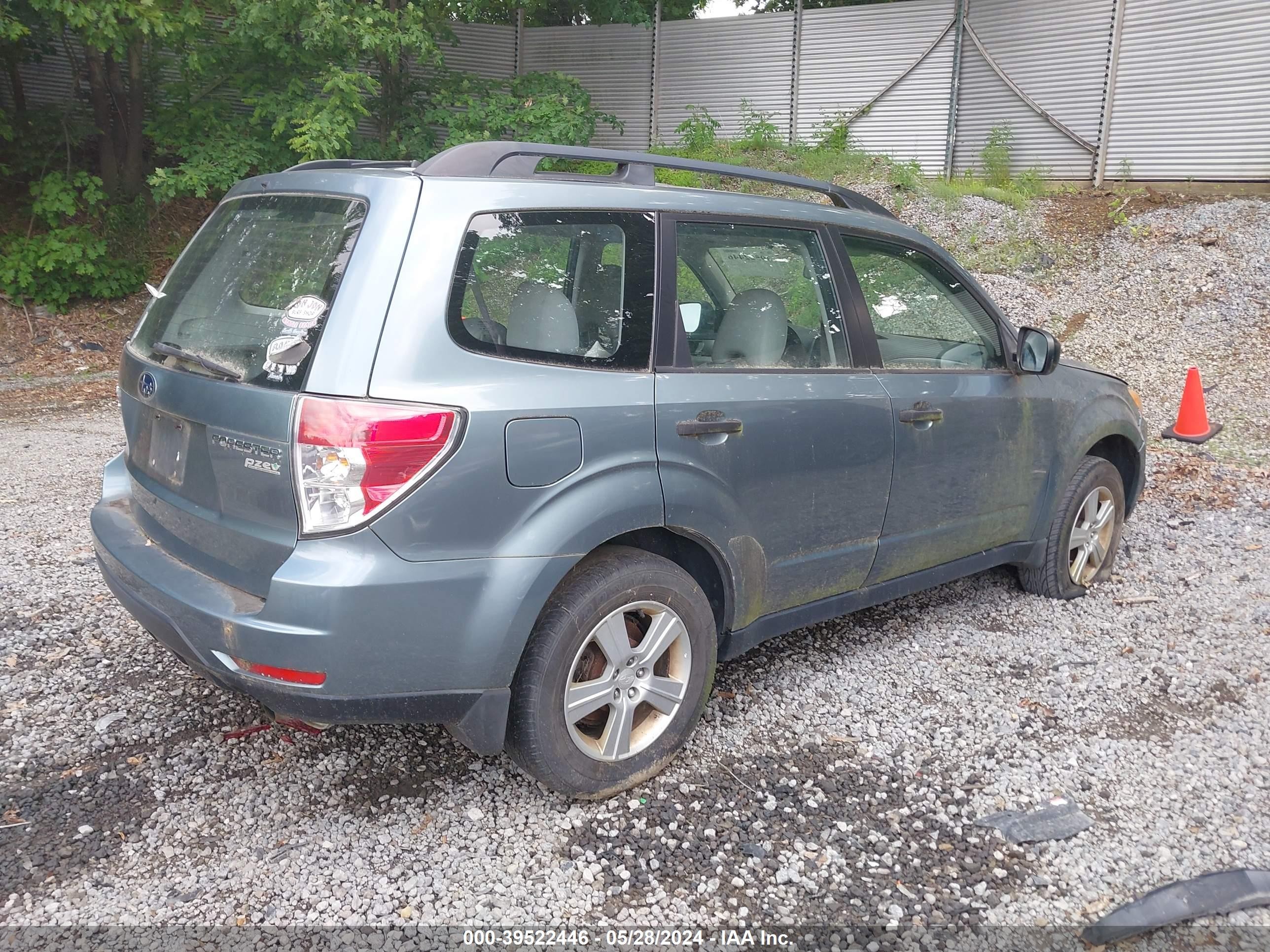 Photo 3 VIN: JF2SHABCXBH753572 - SUBARU FORESTER 