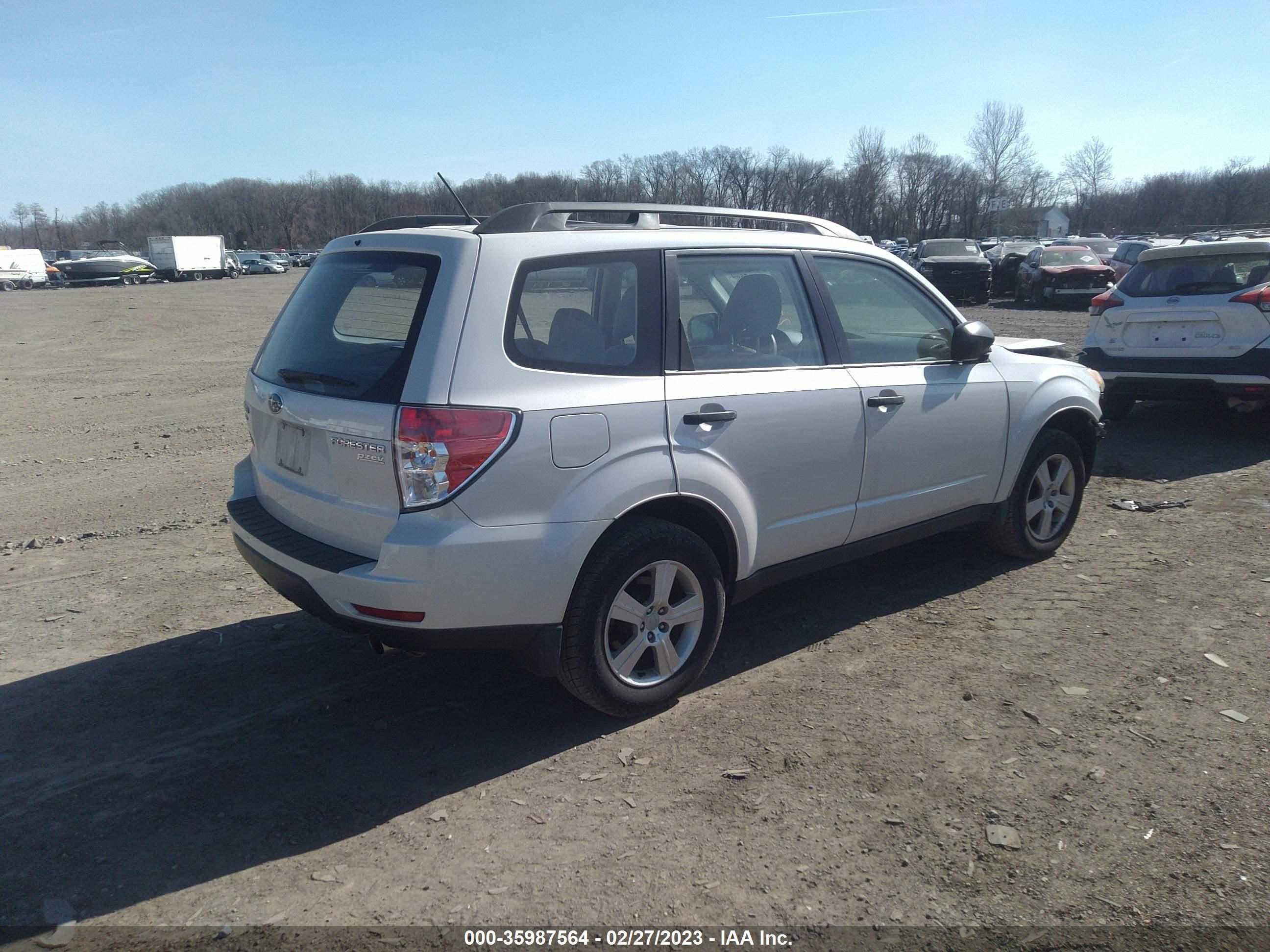 Photo 3 VIN: JF2SHABCXCH461471 - SUBARU FORESTER 