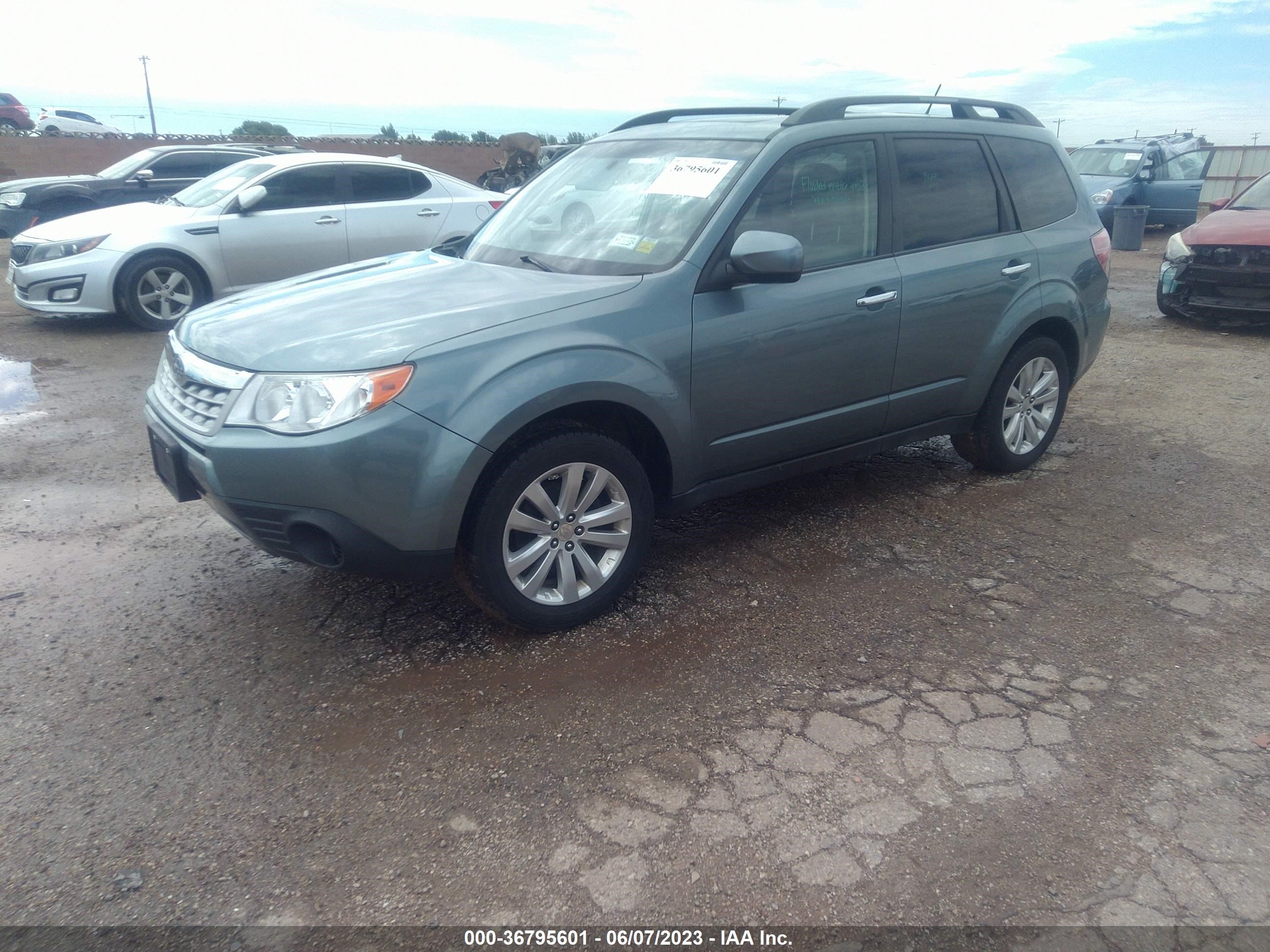 Photo 1 VIN: JF2SHACC5BH748293 - SUBARU FORESTER 