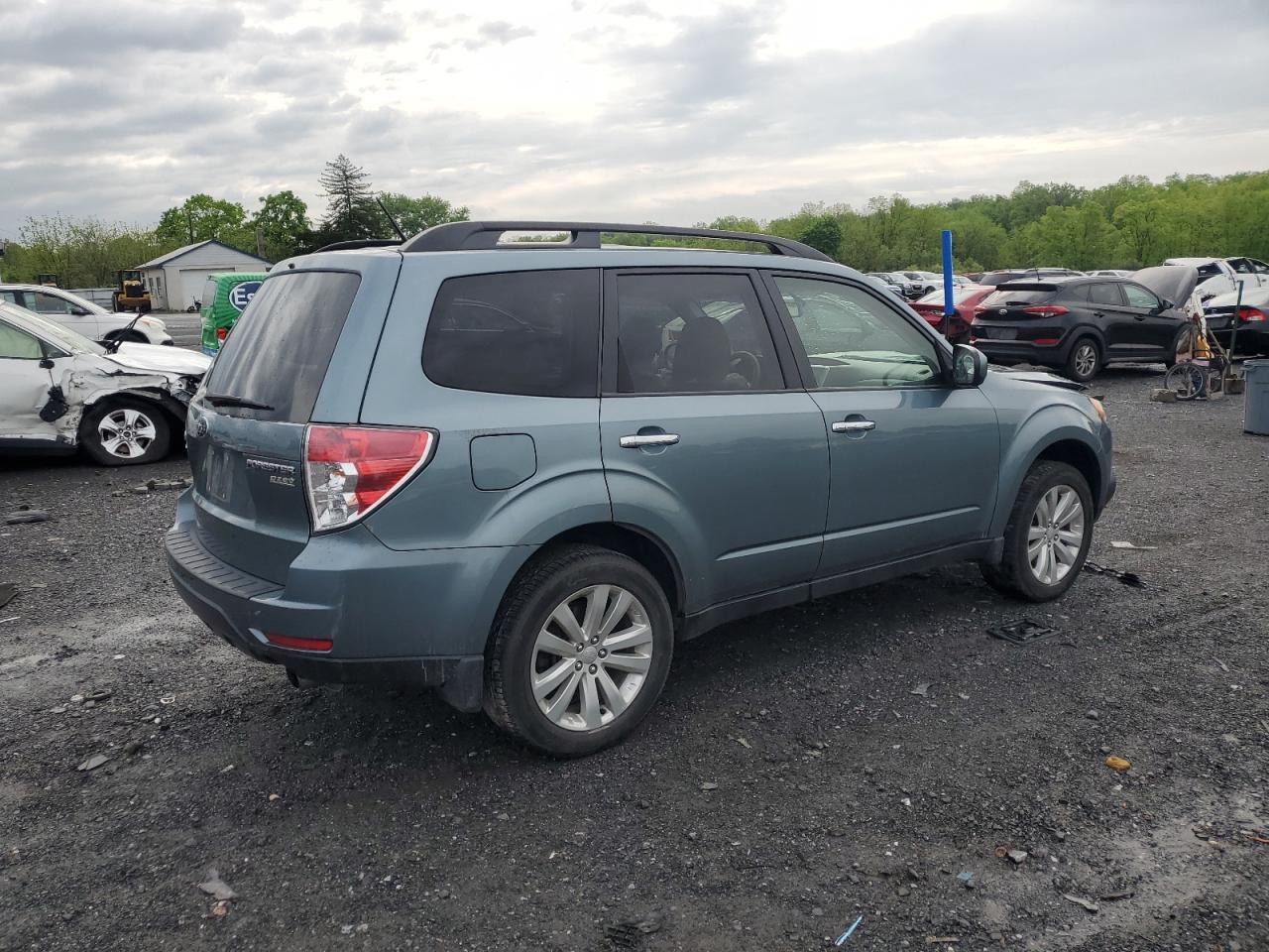 Photo 2 VIN: JF2SHADC1CH435239 - SUBARU FORESTER 