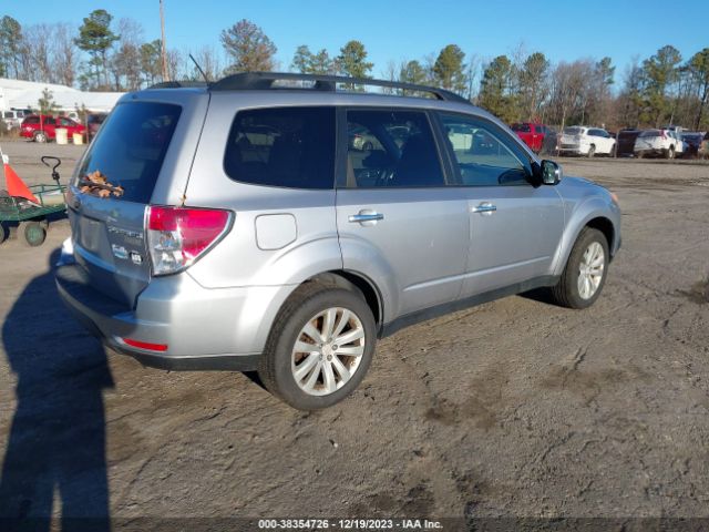 Photo 3 VIN: JF2SHADC2CH416733 - SUBARU FORESTER 