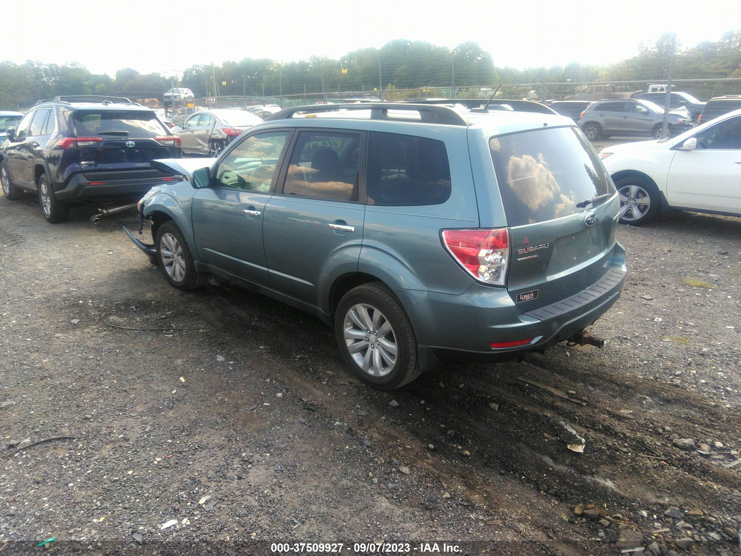 Photo 2 VIN: JF2SHADC2CH417039 - SUBARU FORESTER 