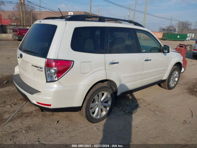 Photo 3 VIN: JF2SHADC2DH412411 - SUBARU FORESTER 