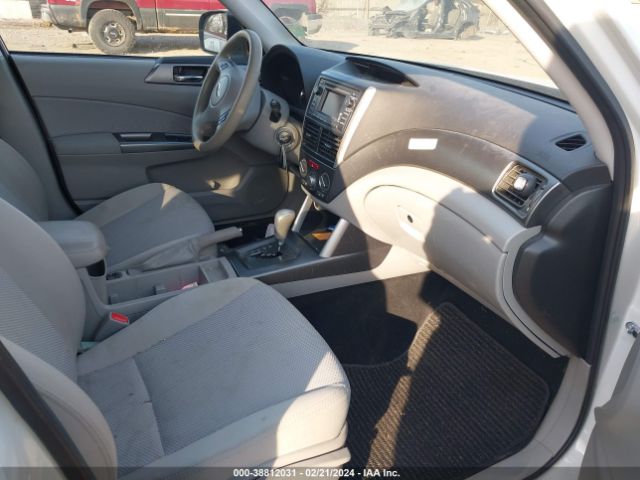 Photo 4 VIN: JF2SHADC2DH412411 - SUBARU FORESTER 