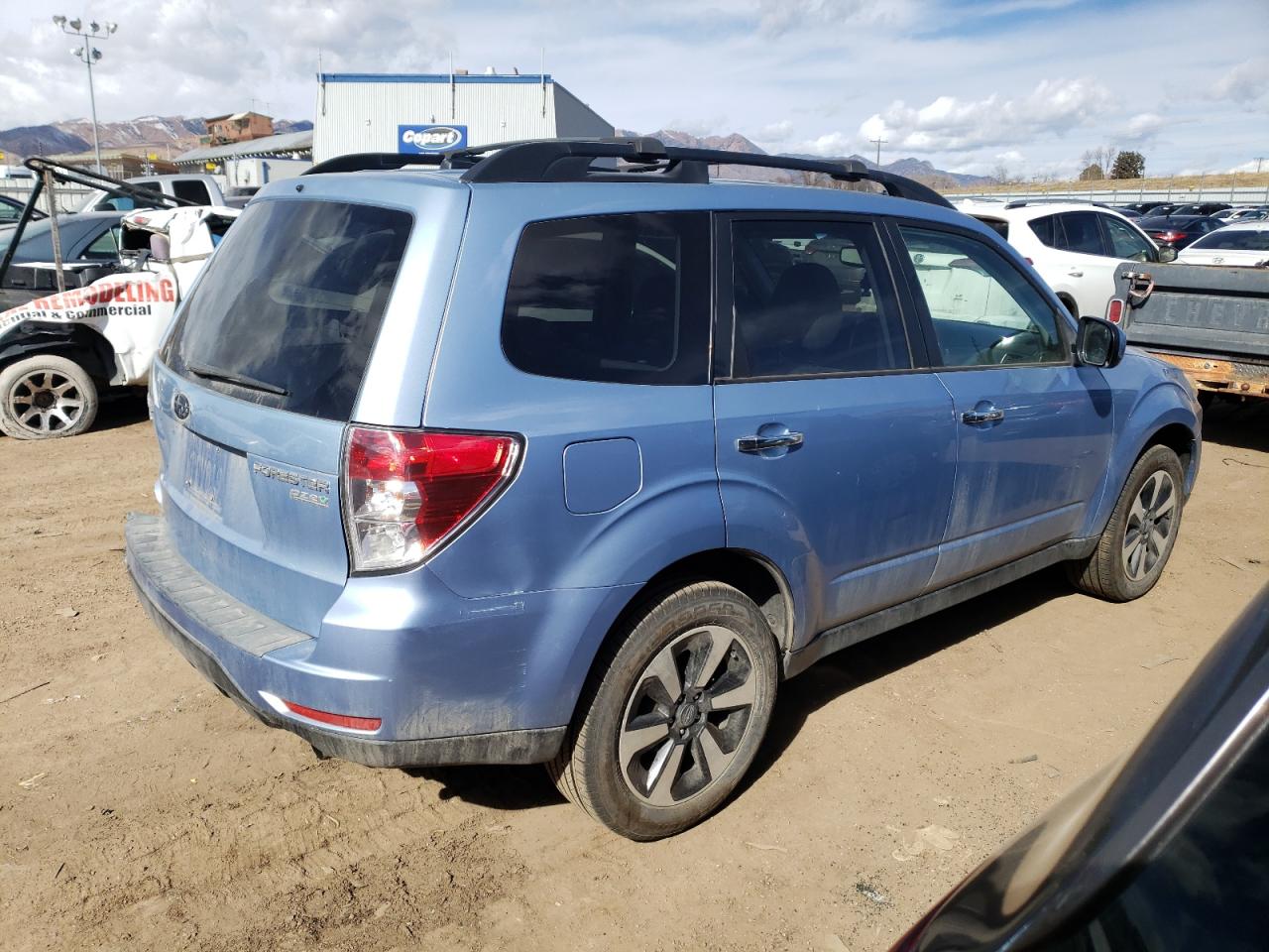 Photo 2 VIN: JF2SHADC3BH739817 - SUBARU FORESTER 