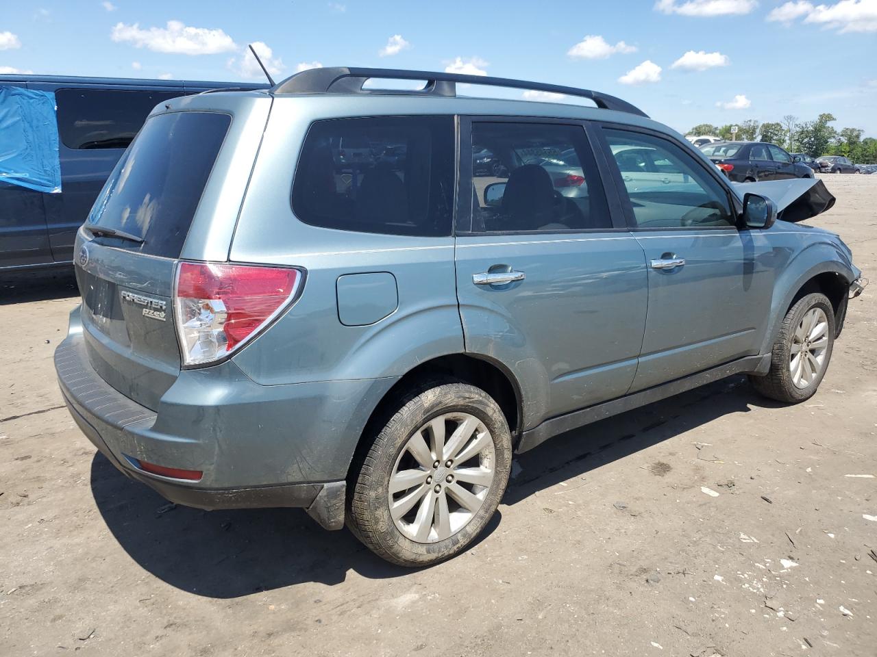 Photo 2 VIN: JF2SHADC5DH400267 - SUBARU FORESTER 