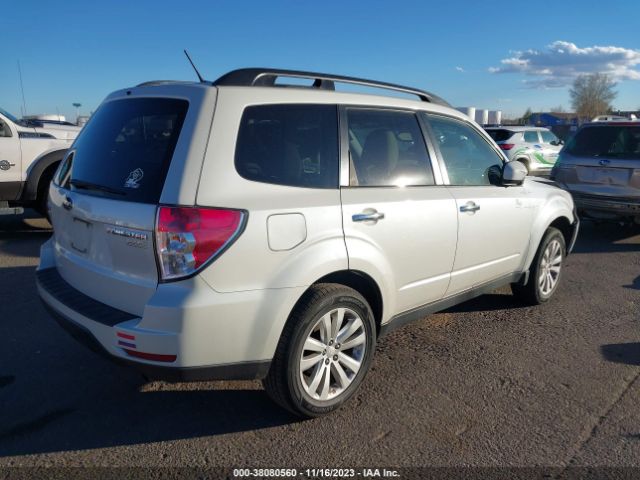 Photo 3 VIN: JF2SHADC6CH463201 - SUBARU FORESTER 