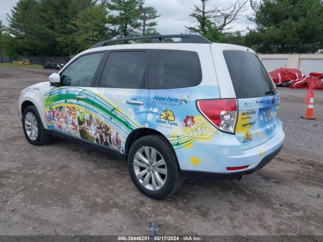 Photo 2 VIN: JF2SHADC8BH737948 - SUBARU FORESTER 