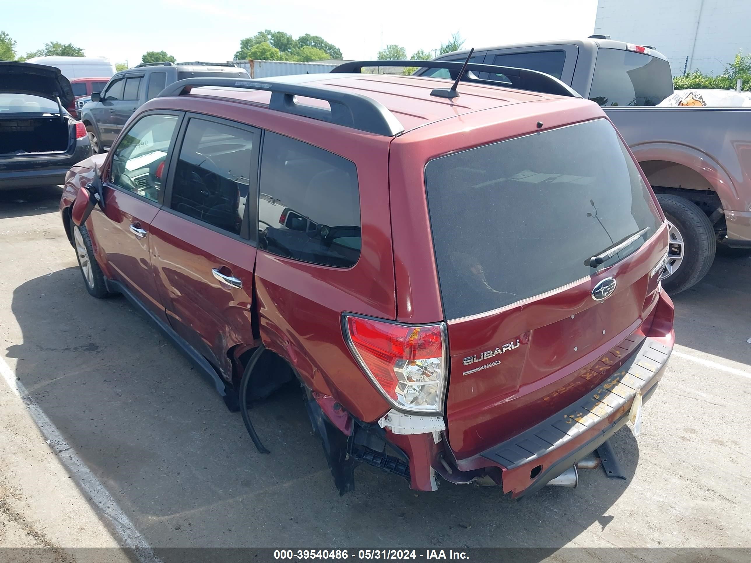 Photo 2 VIN: JF2SHADC8CH435111 - SUBARU FORESTER 