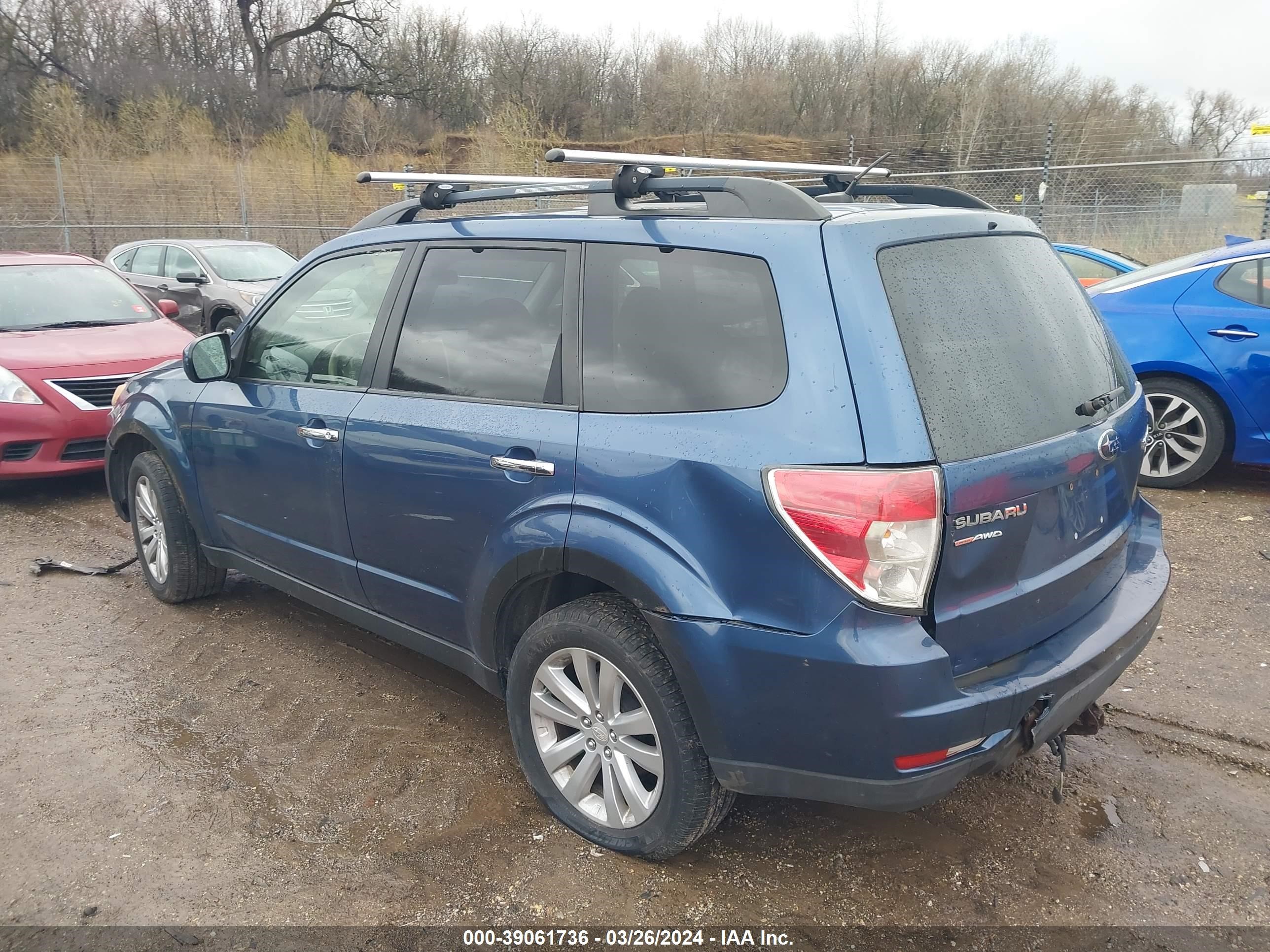 Photo 2 VIN: JF2SHADC8DG418123 - SUBARU FORESTER 