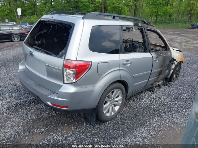 Photo 3 VIN: JF2SHADC8DH443579 - SUBARU FORESTER 