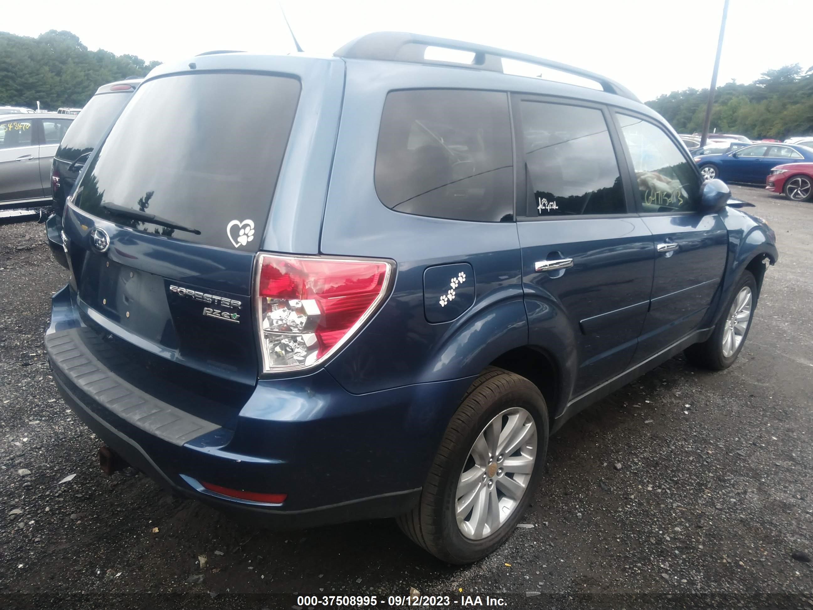 Photo 3 VIN: JF2SHADCXBH759644 - SUBARU FORESTER 