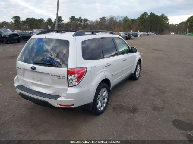 Photo 3 VIN: JF2SHADCXCH424448 - SUBARU FORESTER 