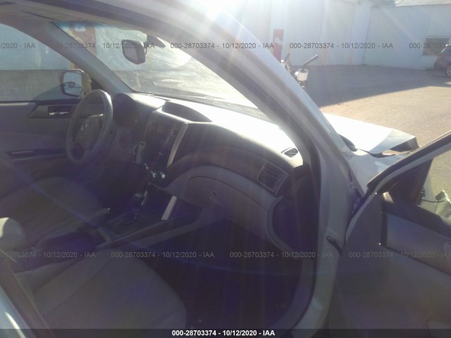 Photo 4 VIN: JF2SHAEC2BH775769 - SUBARU FORESTER 