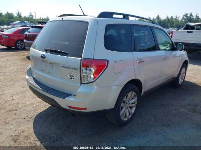 Photo 3 VIN: JF2SHAEC4CH469044 - SUBARU FORESTER 