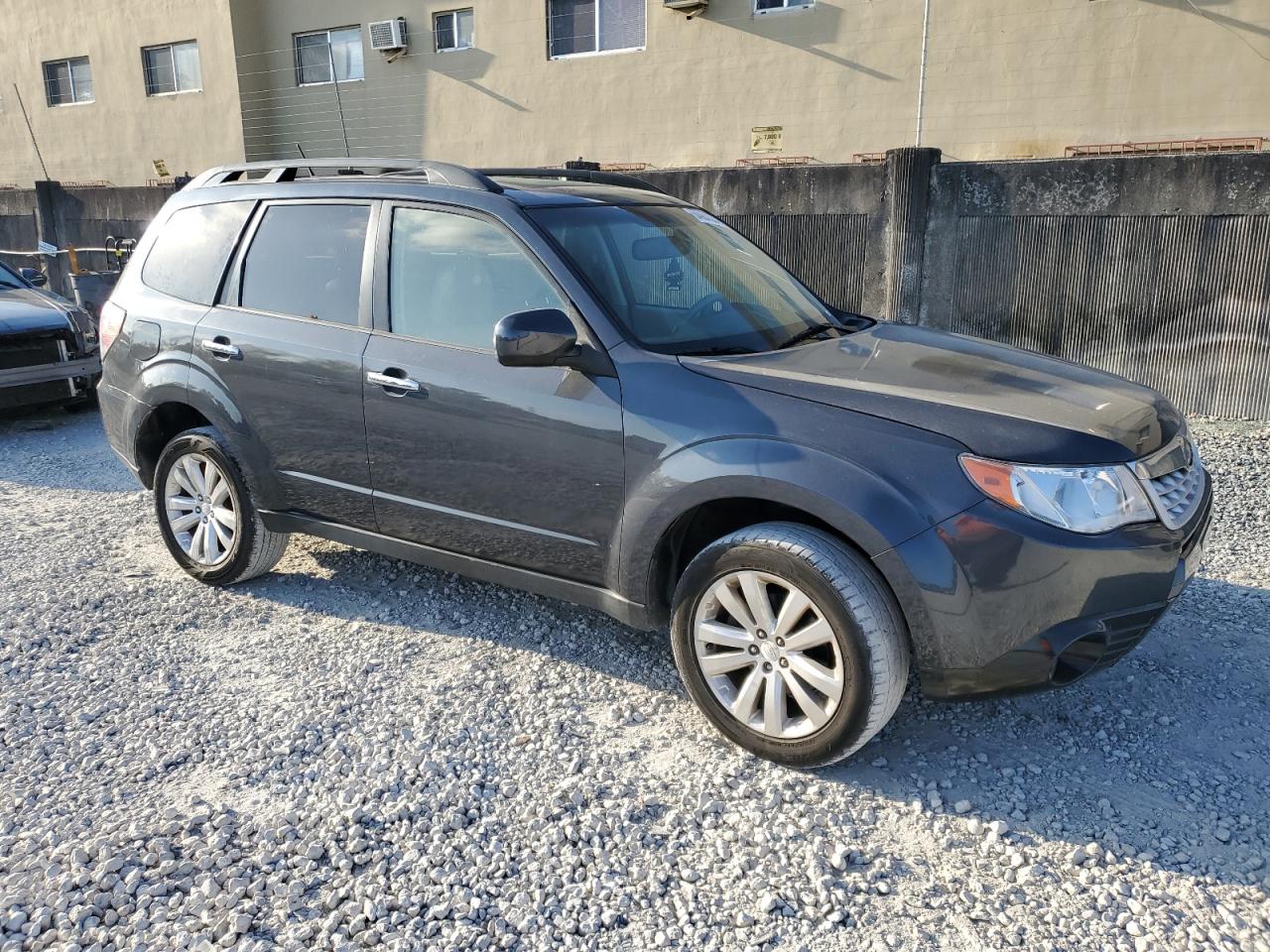 Photo 3 VIN: JF2SHAEC7BH760894 - SUBARU FORESTER 