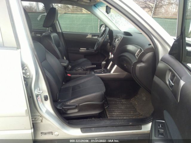 Photo 4 VIN: JF2SHAEC8BH742890 - SUBARU FORESTER 