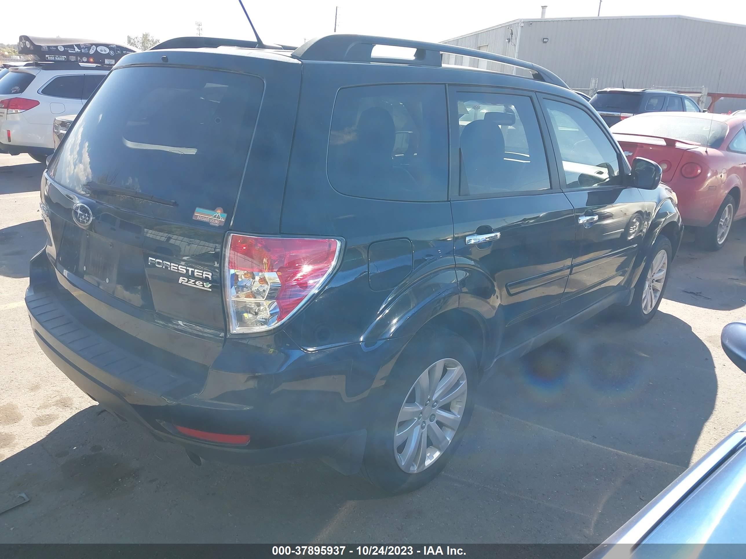 Photo 3 VIN: JF2SHAEC9BH725189 - SUBARU FORESTER 