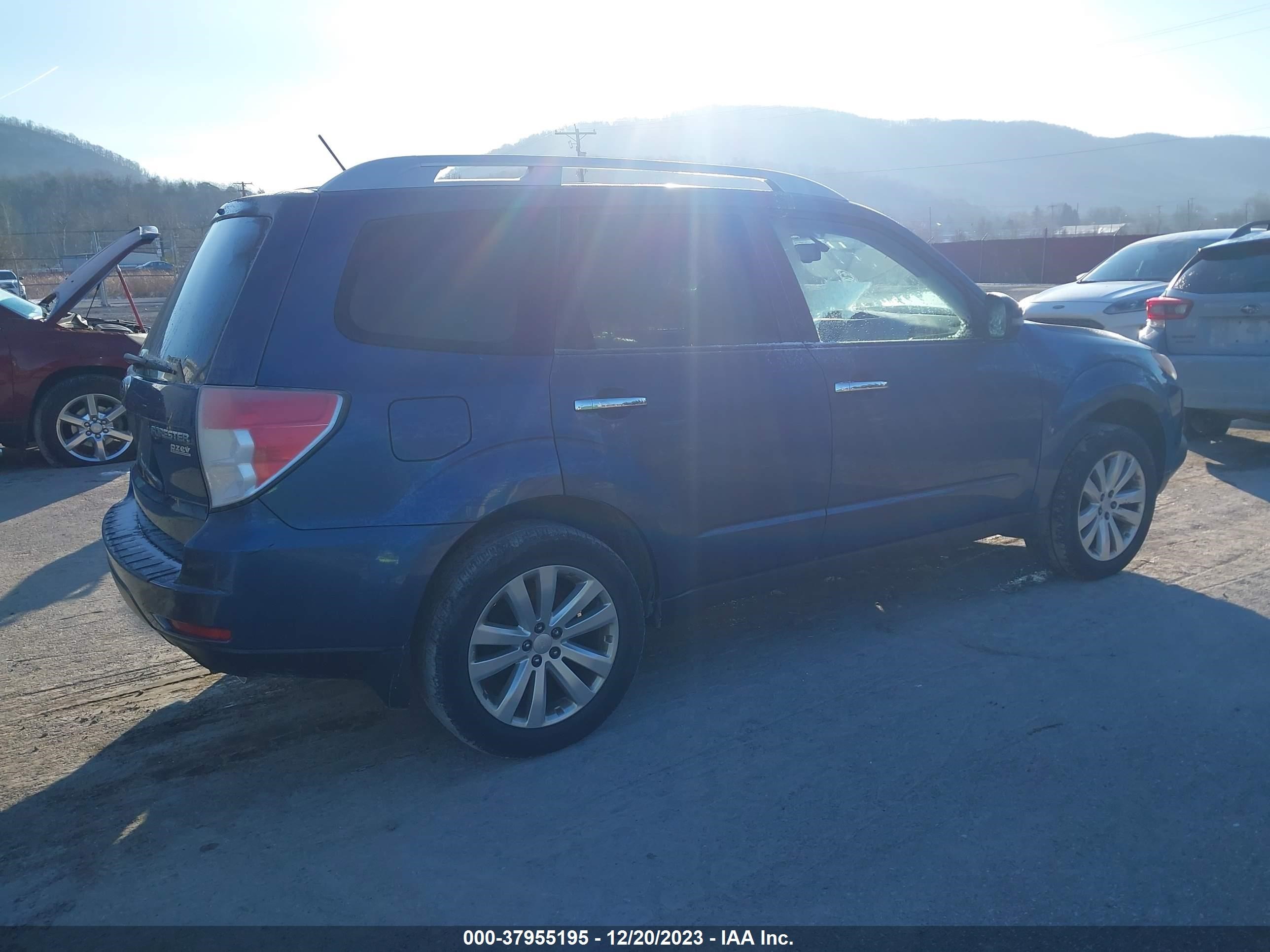 Photo 3 VIN: JF2SHAGCXBH720807 - SUBARU FORESTER 