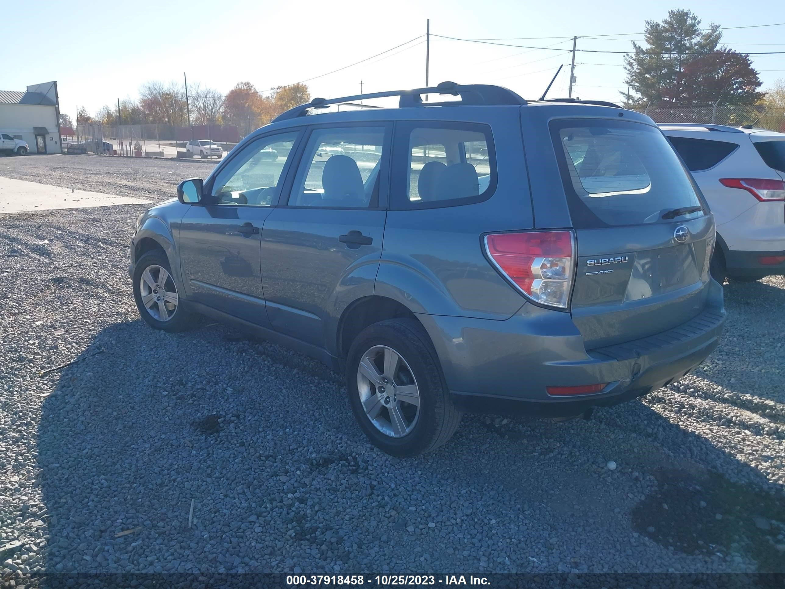 Photo 2 VIN: JF2SHBBC7CH444438 - SUBARU FORESTER 