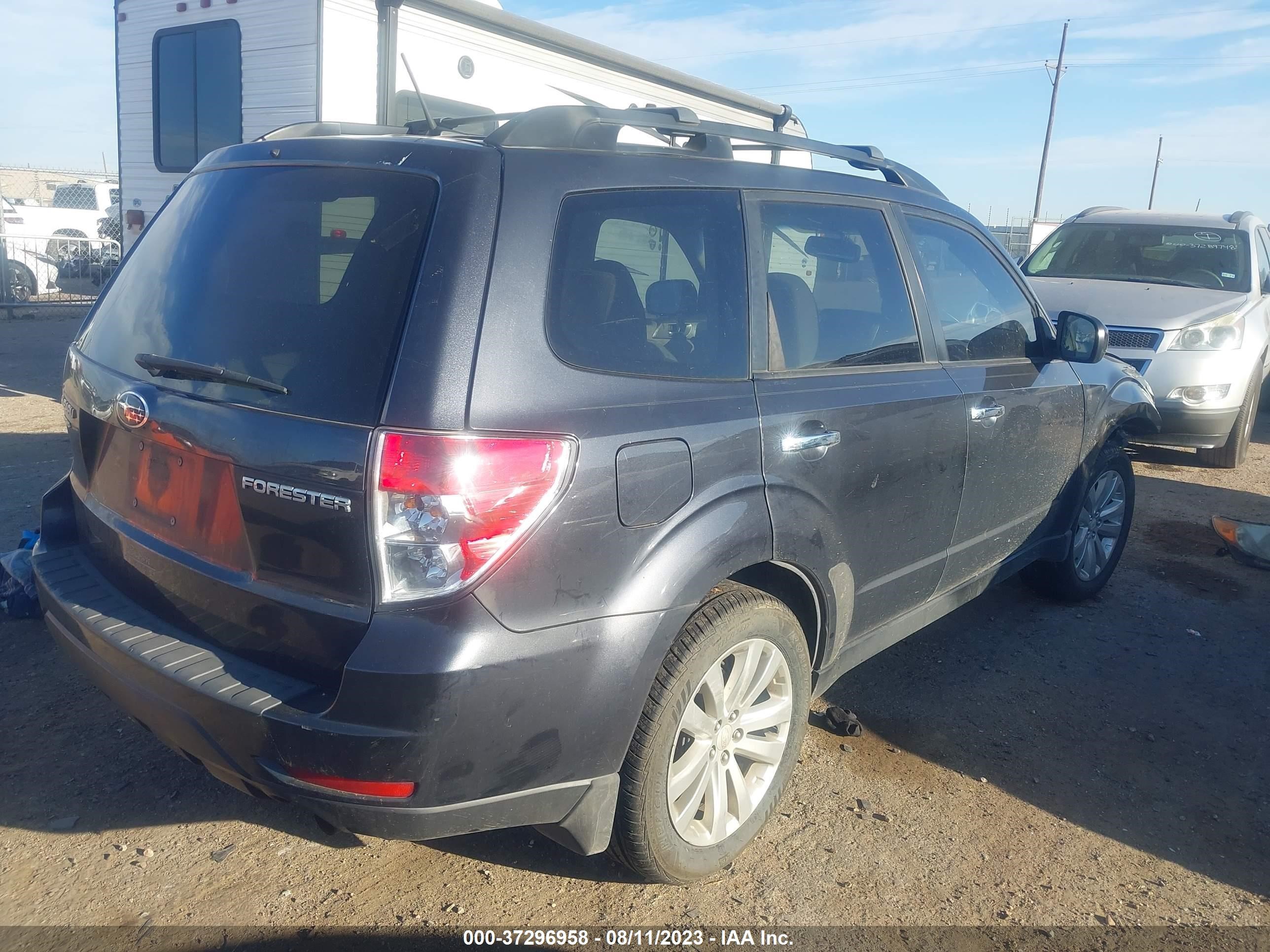 Photo 3 VIN: JF2SHBCC9CH429440 - SUBARU FORESTER 