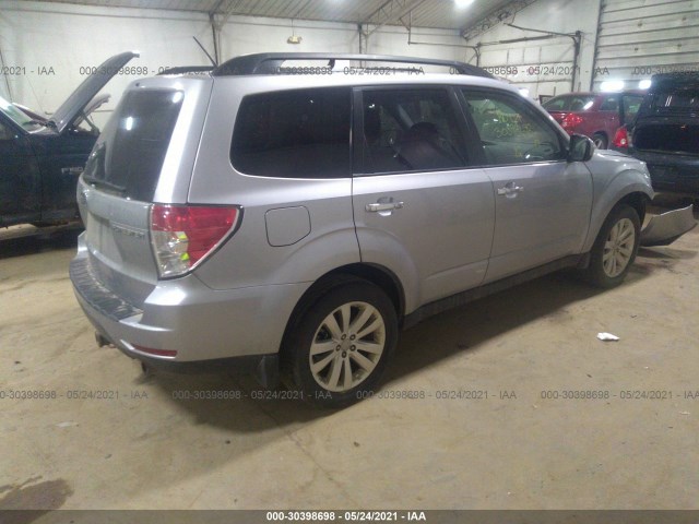 Photo 3 VIN: JF2SHBDC0CH445802 - SUBARU FORESTER 