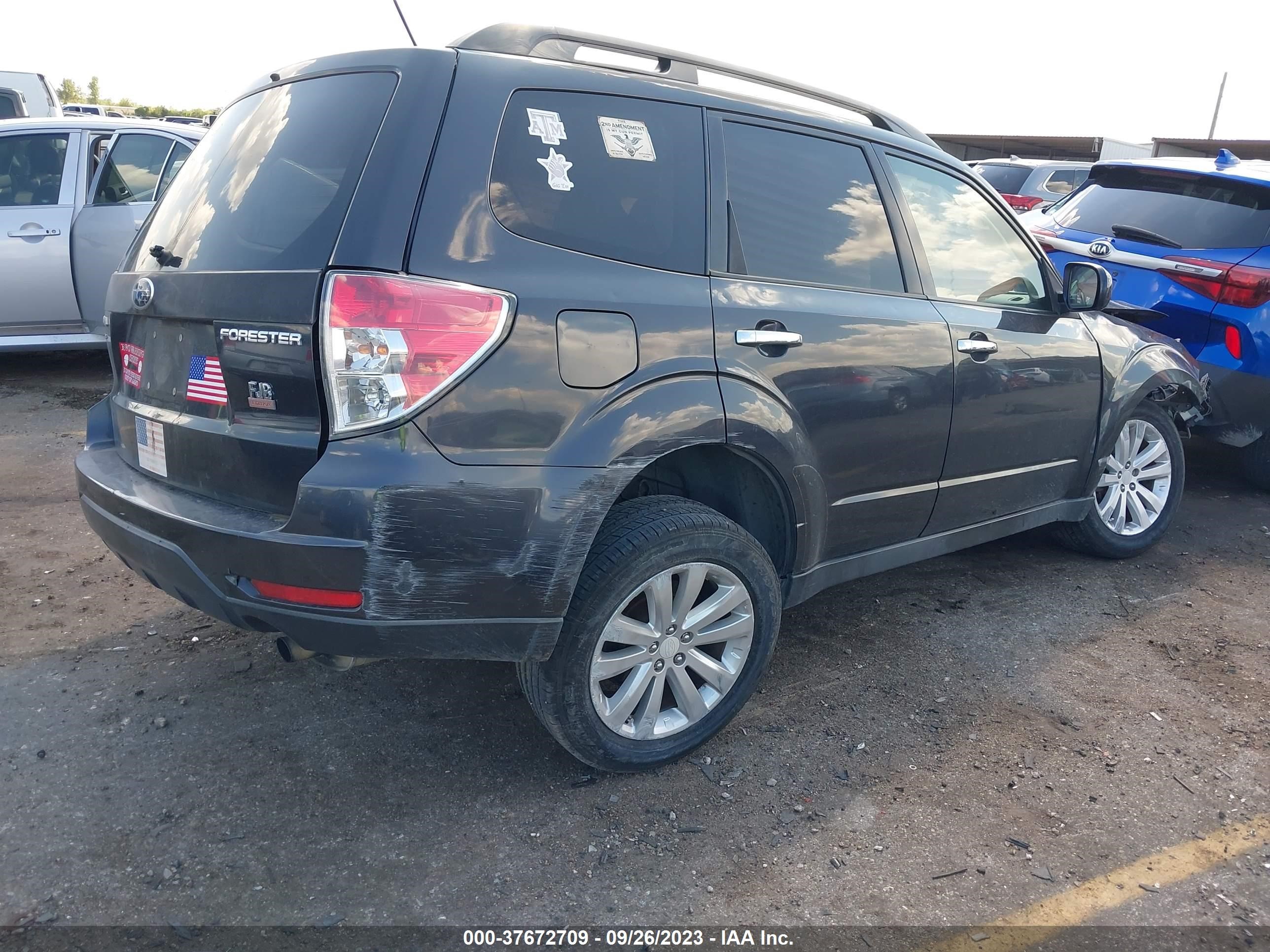 Photo 3 VIN: JF2SHBDC4BH738116 - SUBARU FORESTER 