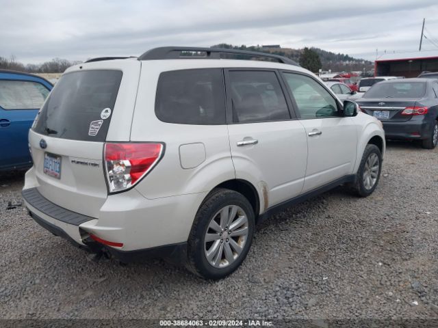 Photo 3 VIN: JF2SHBDC6CH448008 - SUBARU FORESTER 