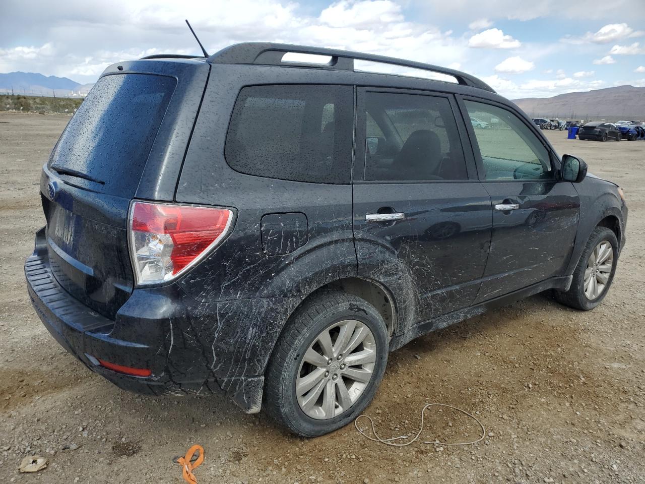 Photo 2 VIN: JF2SHBDC7BH774642 - SUBARU FORESTER 