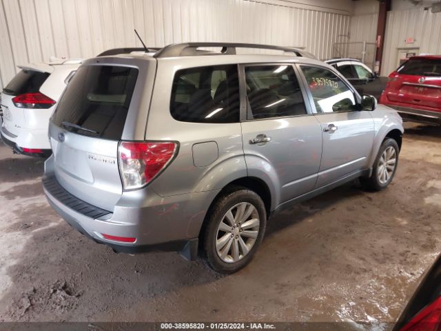 Photo 3 VIN: JF2SHBDCXBH745569 - SUBARU FORESTER 