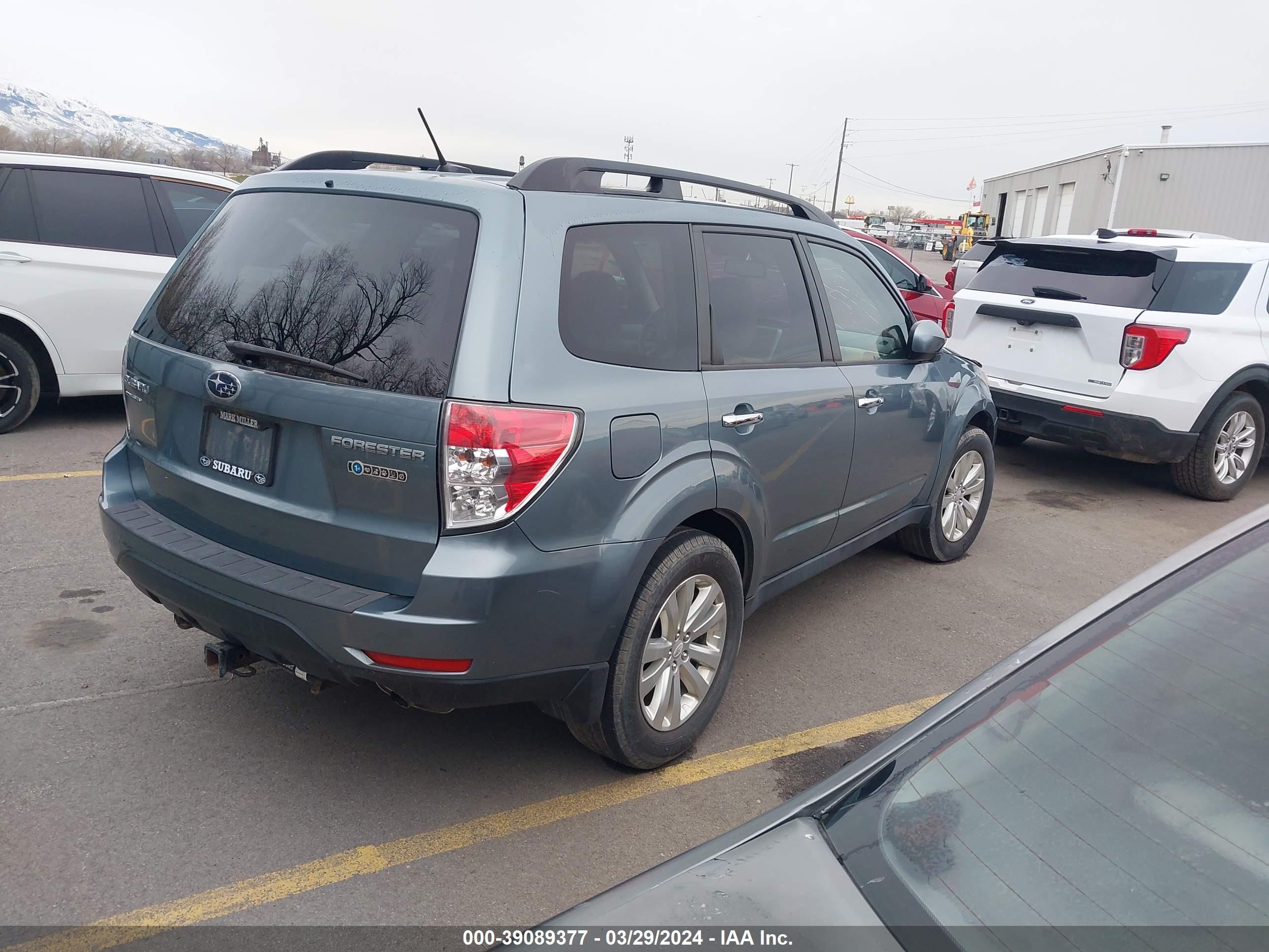 Photo 3 VIN: JF2SHBDCXCH441742 - SUBARU FORESTER 