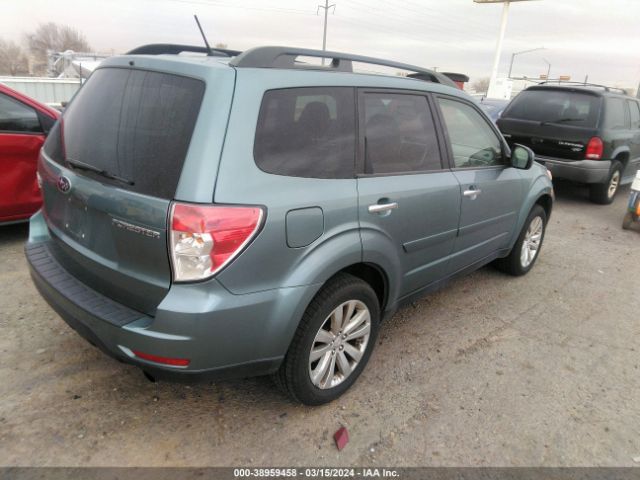 Photo 3 VIN: JF2SHBEC2CH408555 - SUBARU FORESTER 