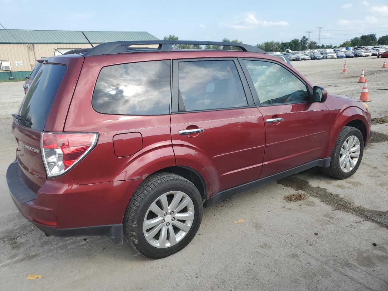 Photo 2 VIN: JF2SHBEC4BH751429 - SUBARU FORESTER 