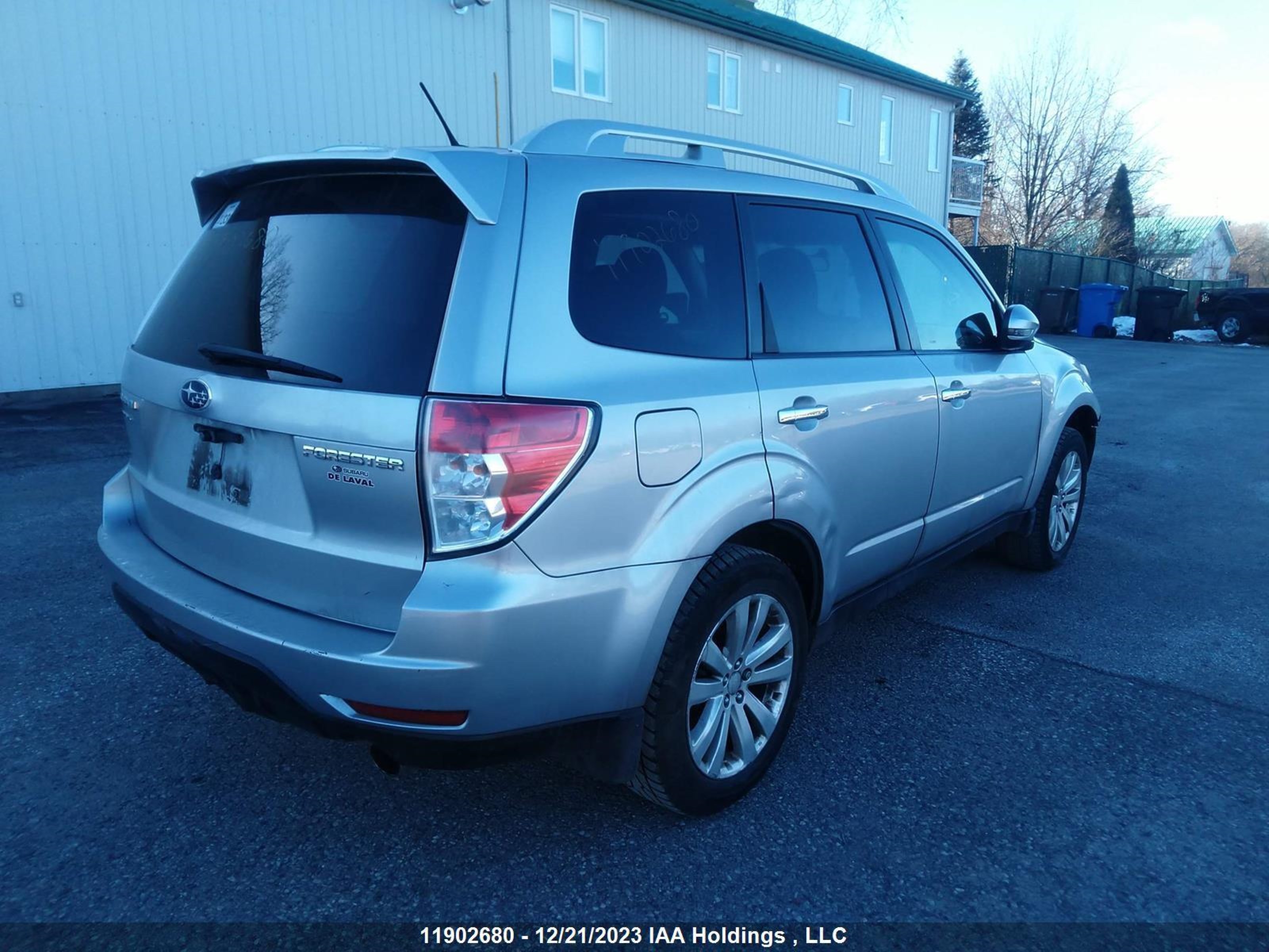 Photo 3 VIN: JF2SHCDC1CH460928 - SUBARU FORESTER 