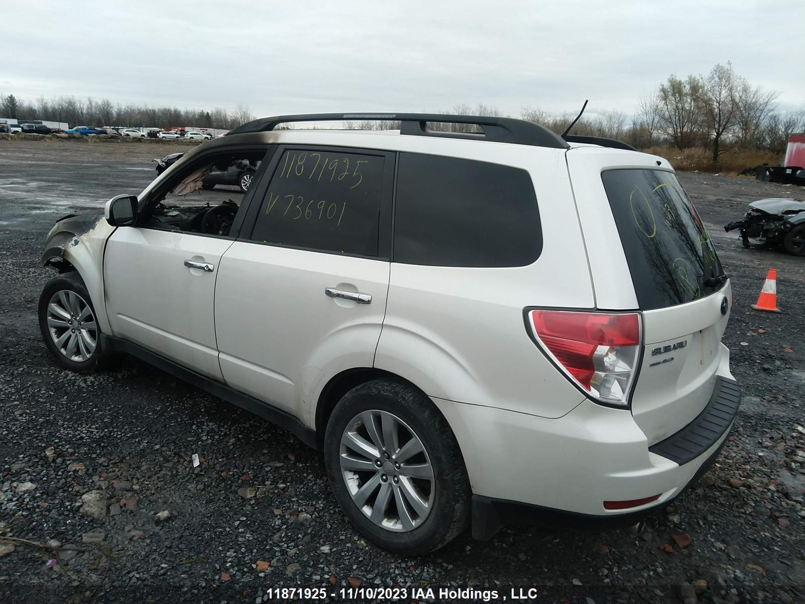 Photo 2 VIN: JF2SHCDC5BH736901 - SUBARU FORESTER 