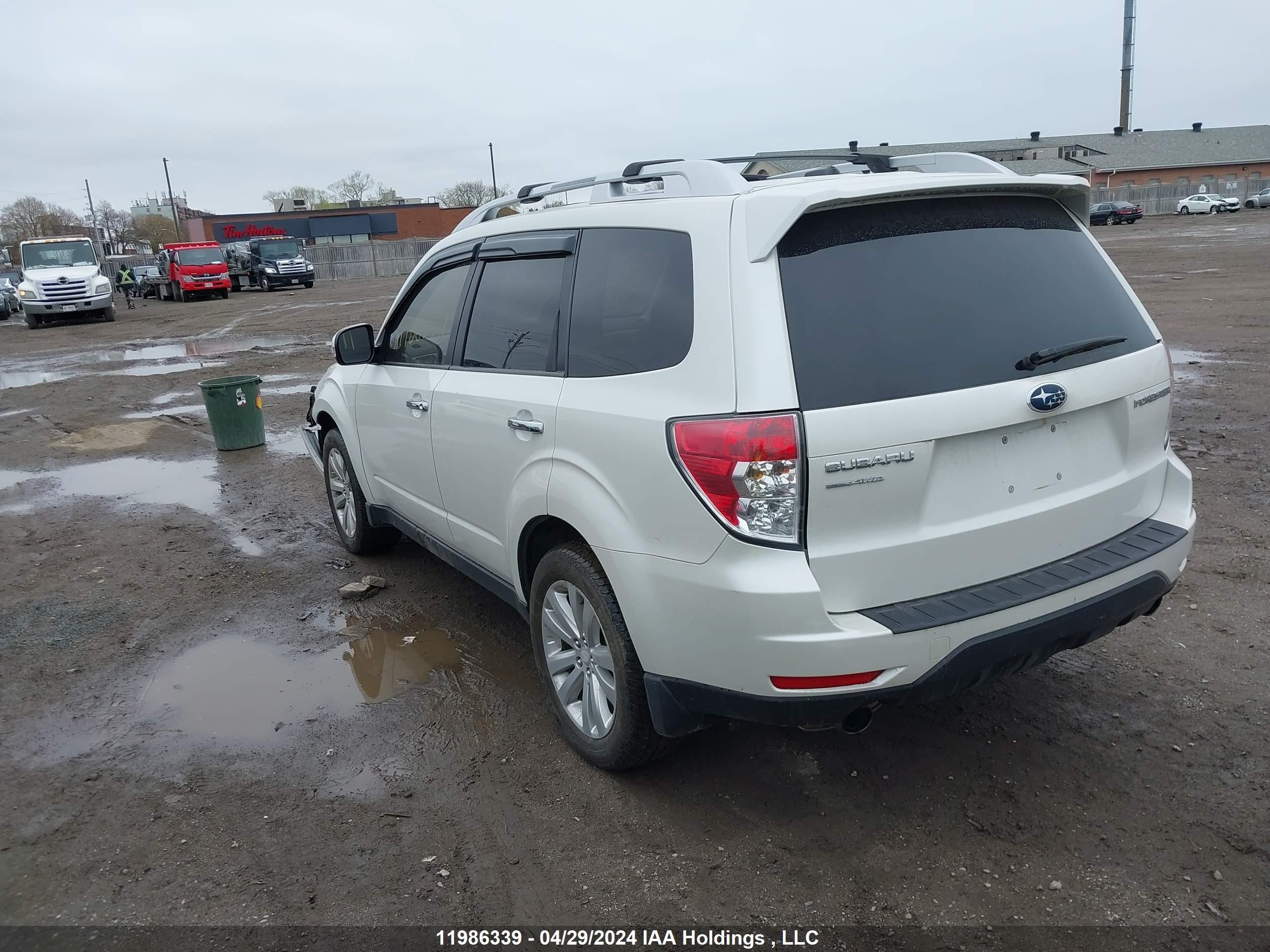 Photo 2 VIN: JF2SHCDC8CH407269 - SUBARU FORESTER 