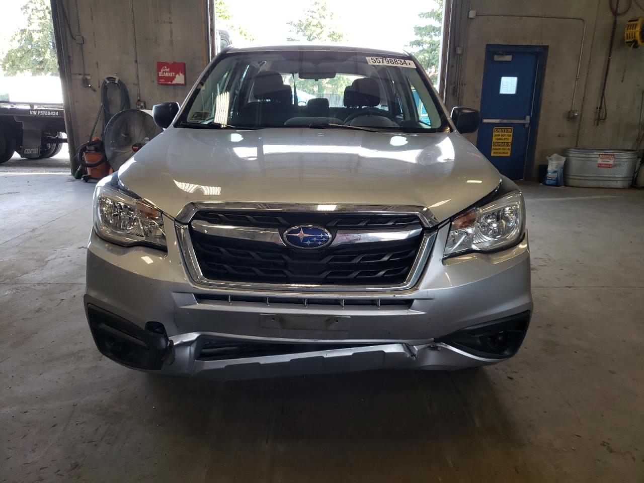 Photo 4 VIN: JF2SJAAC2JG443314 - SUBARU FORESTER 