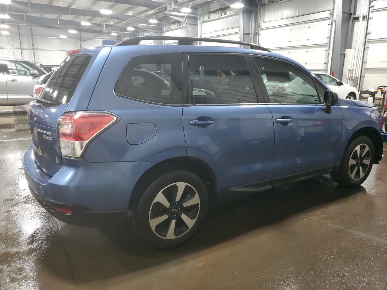 Photo 2 VIN: JF2SJABC0HH533256 - SUBARU FORESTER 