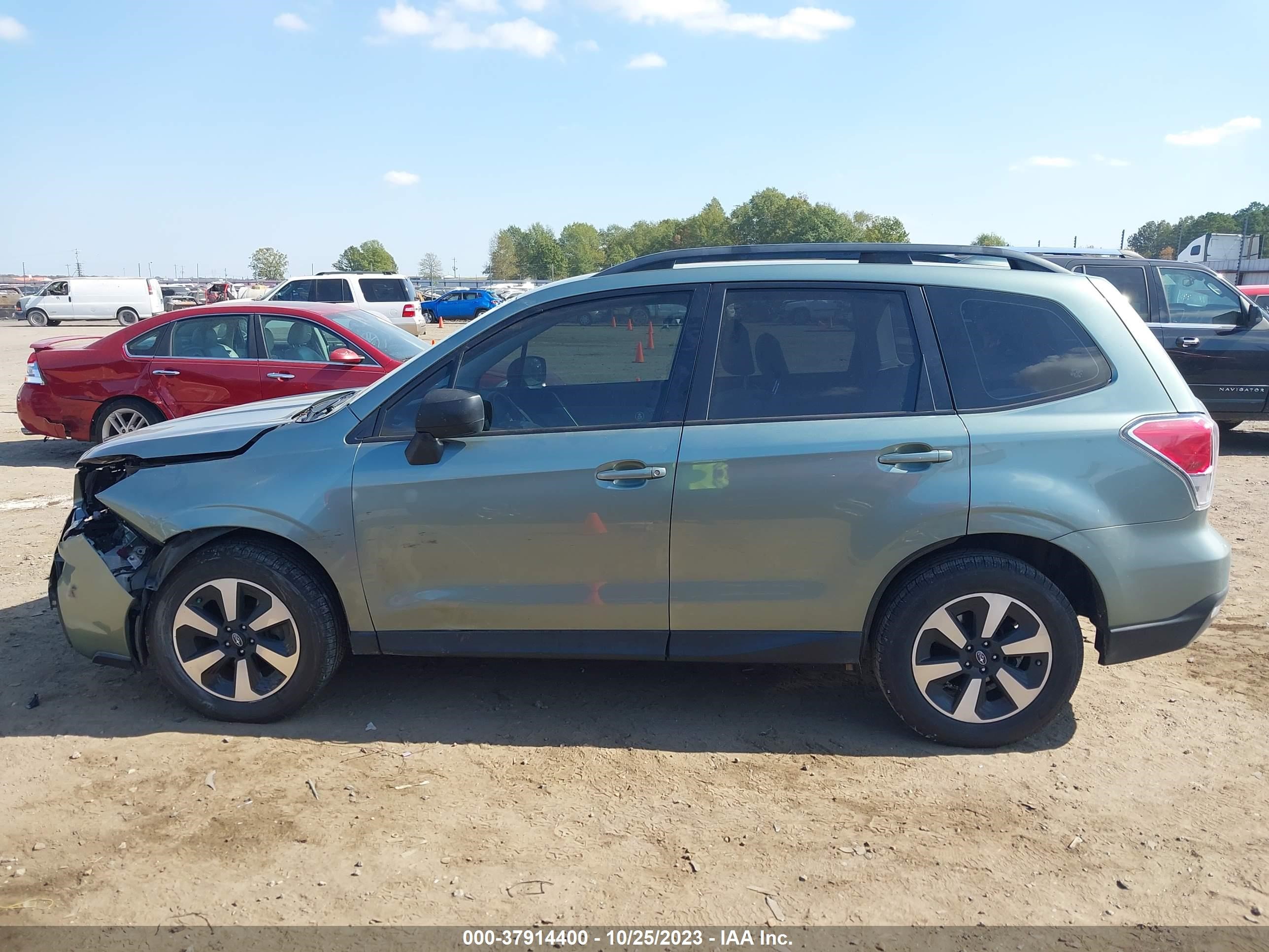 Photo 14 VIN: JF2SJABC0JH481147 - SUBARU FORESTER 