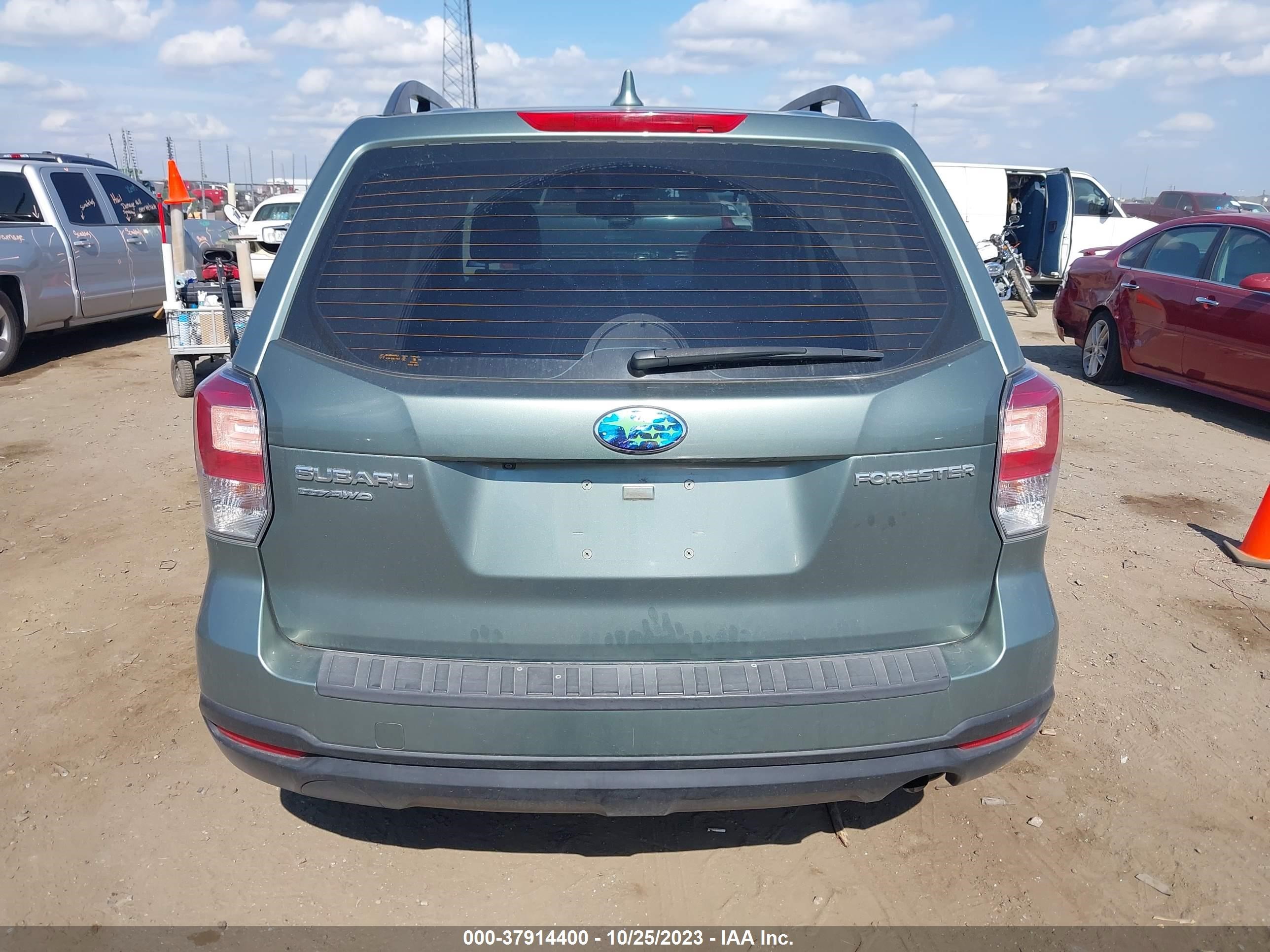 Photo 16 VIN: JF2SJABC0JH481147 - SUBARU FORESTER 