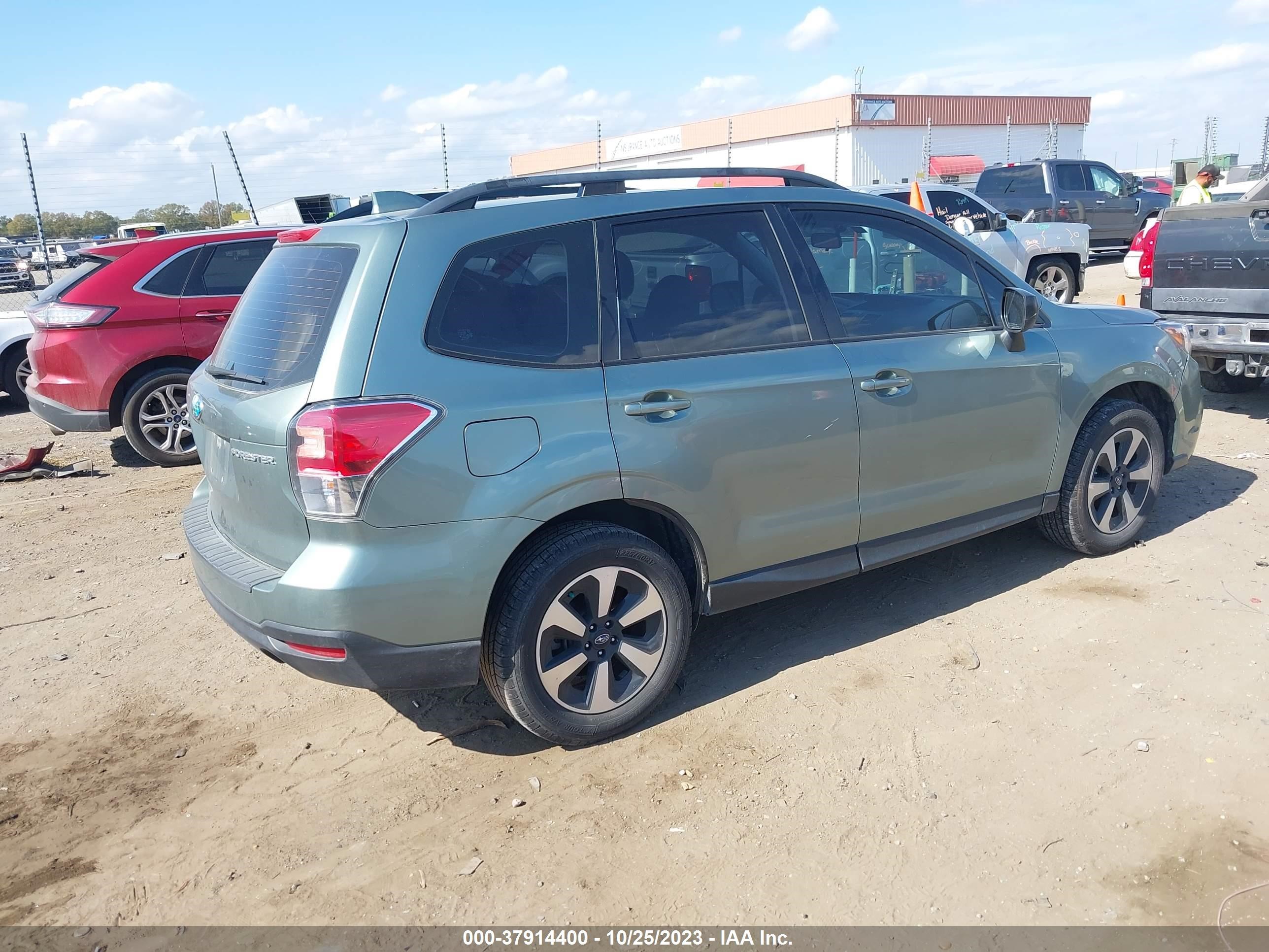 Photo 3 VIN: JF2SJABC0JH481147 - SUBARU FORESTER 