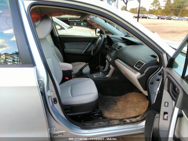 Photo 4 VIN: JF2SJABC1JH488477 - SUBARU FORESTER 