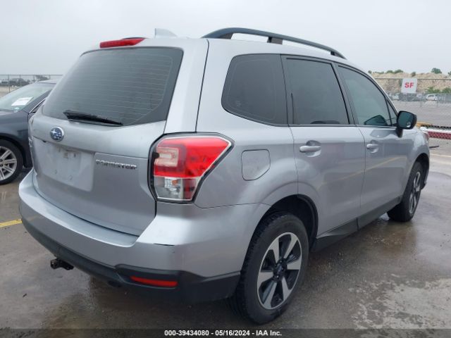 Photo 3 VIN: JF2SJABC2JH405011 - SUBARU FORESTER 