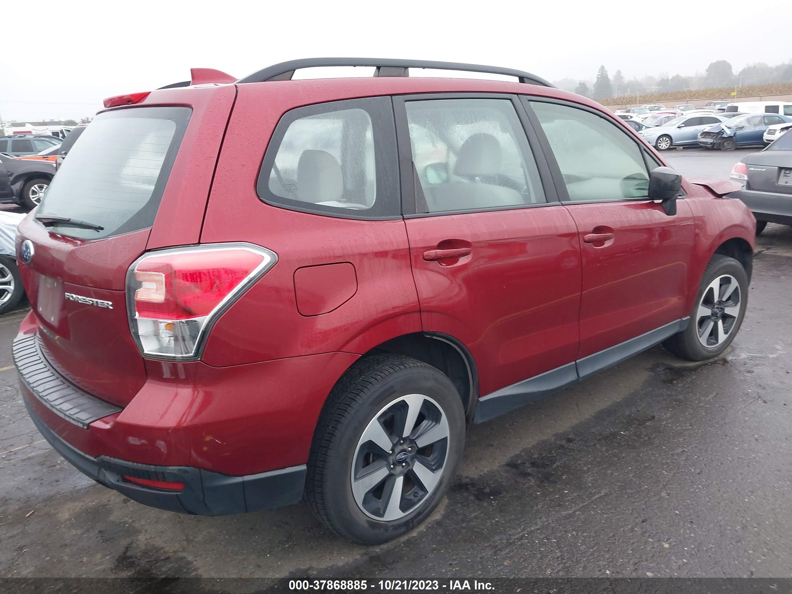 Photo 3 VIN: JF2SJABC3JH464519 - SUBARU FORESTER 