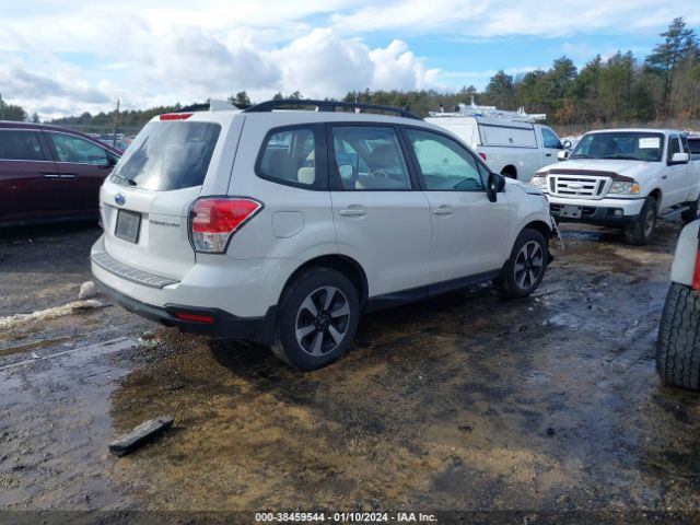 Photo 3 VIN: JF2SJABC3JH610420 - SUBARU FORESTER 