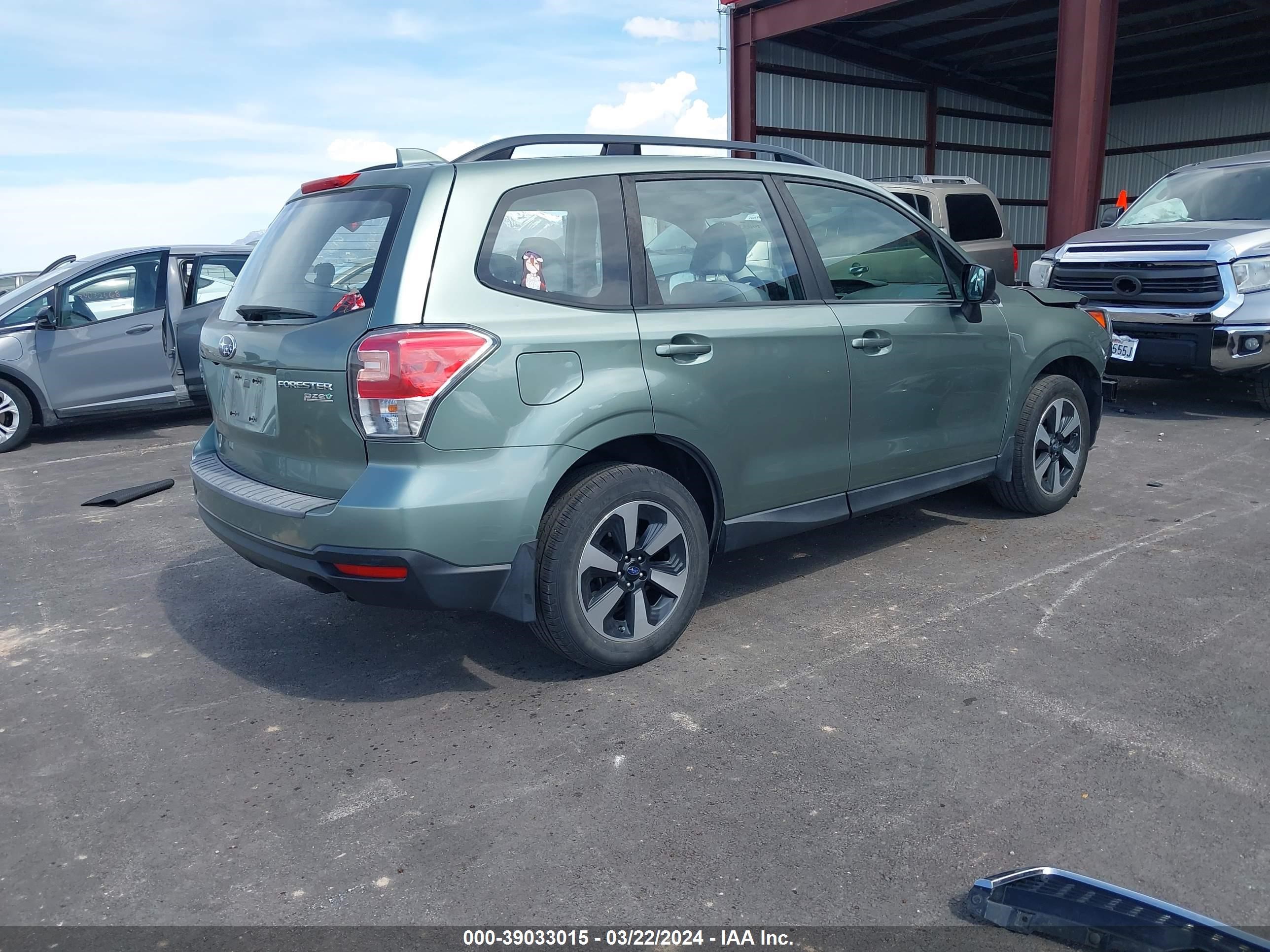 Photo 3 VIN: JF2SJABC4HH578250 - SUBARU FORESTER 