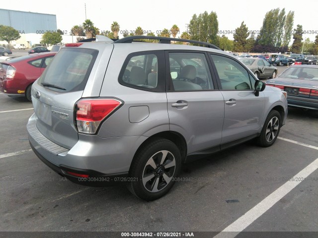 Photo 3 VIN: JF2SJABC5HH809446 - SUBARU FORESTER 