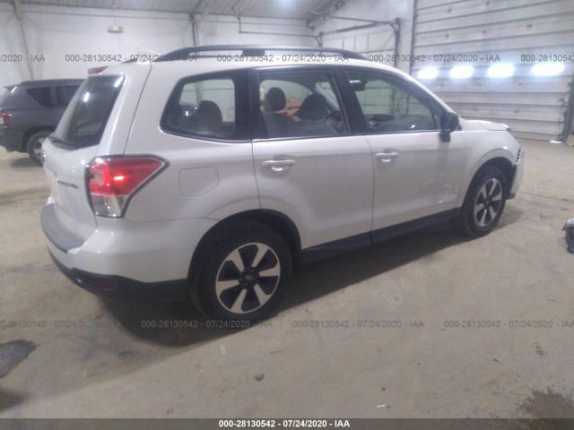 Photo 3 VIN: JF2SJABC5JH412048 - SUBARU FORESTER 